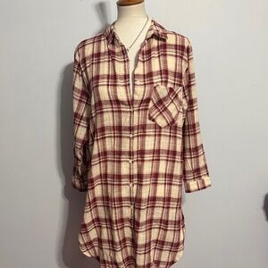 easel Cream and Burgundy Plaid Button-Up Tunic